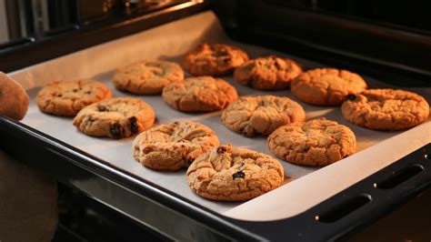 why put a metal spoon on baking sheet|baking sheets and utensils.